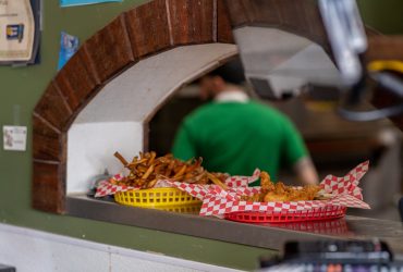 Johnny’s Pizza & Pub